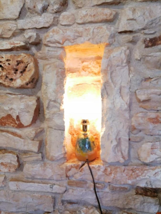 Villa Mala Kuca Sa Velikim Grijanim Bazenom Antonio à Šišan Extérieur photo