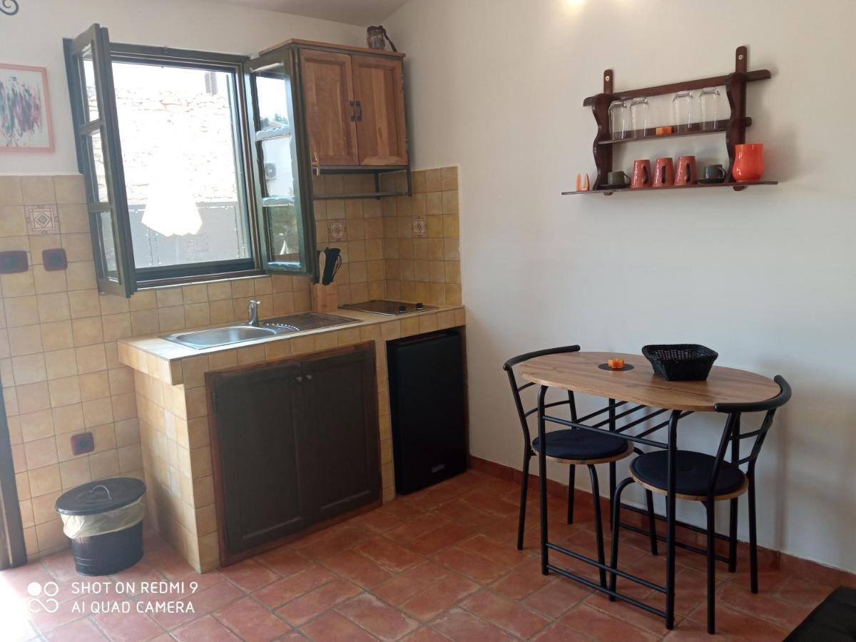 Villa Mala Kuca Sa Velikim Grijanim Bazenom Antonio à Šišan Extérieur photo