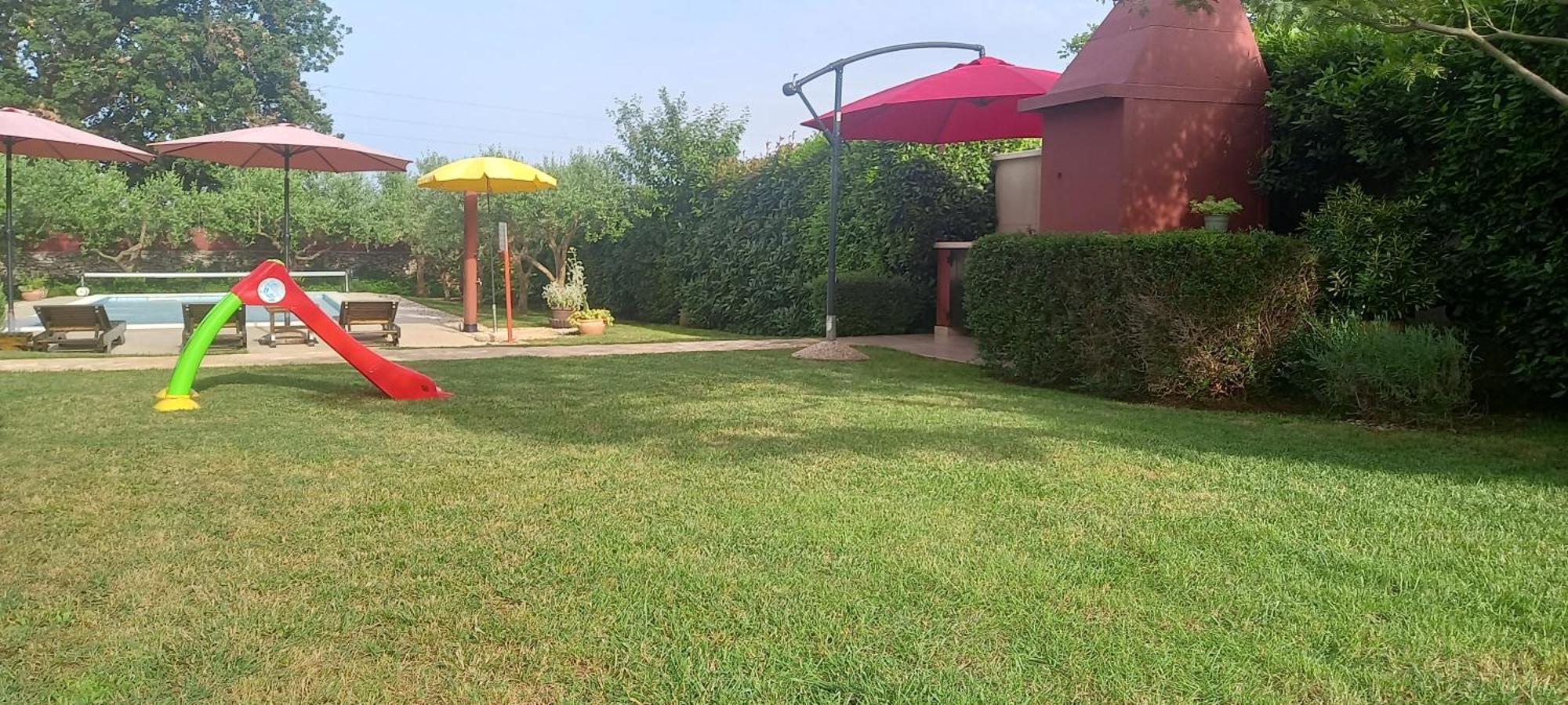 Villa Mala Kuca Sa Velikim Grijanim Bazenom Antonio à Šišan Extérieur photo