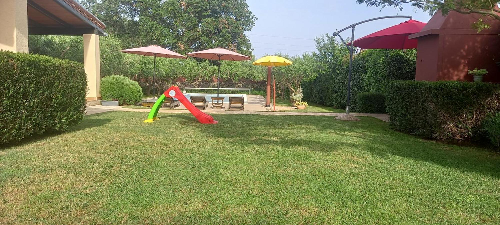 Villa Mala Kuca Sa Velikim Grijanim Bazenom Antonio à Šišan Extérieur photo
